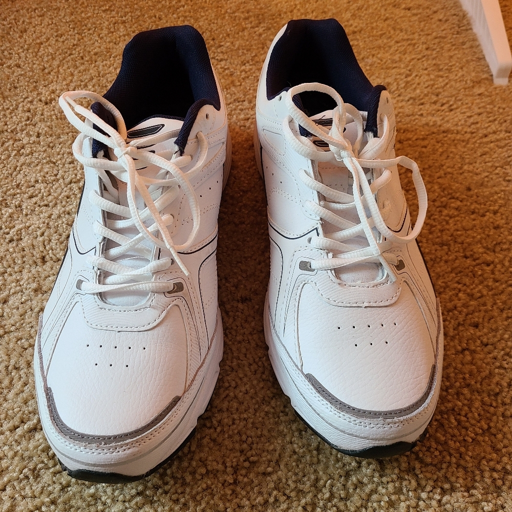 New Kirkland Signature Mens Athletic Shoe